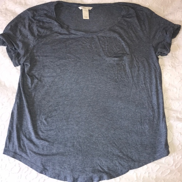 H&M T-Shirt - Picture 1 of 3